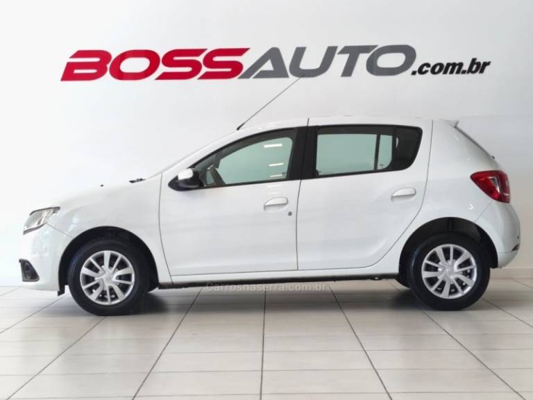 RENAULT - SANDERO - 2017/2018 - Branca - R$ 39.900,00