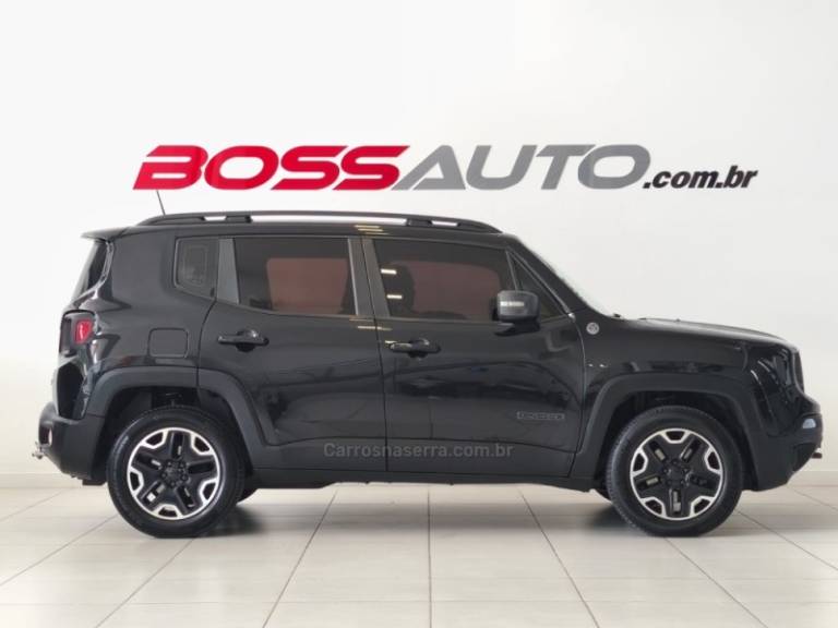 JEEP - RENEGADE - 2016/2017 - Preta - R$ 92.900,00