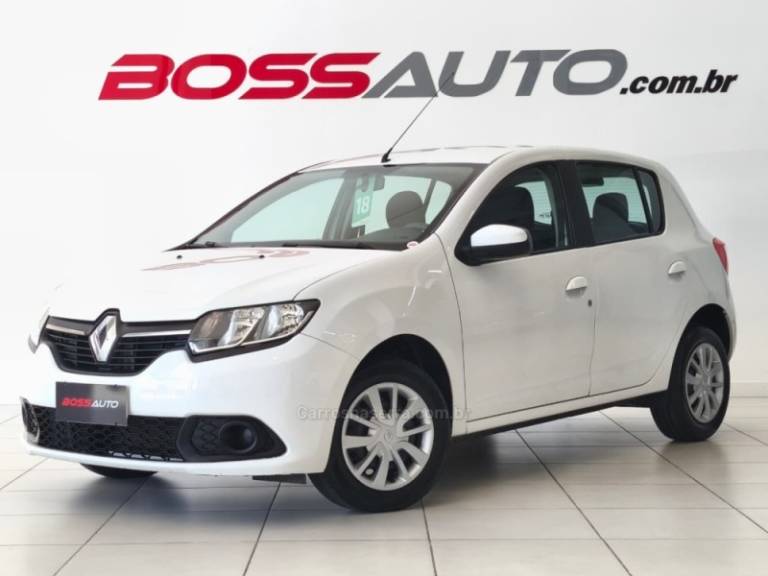 RENAULT - SANDERO - 2017/2018 - Branca - R$ 39.900,00