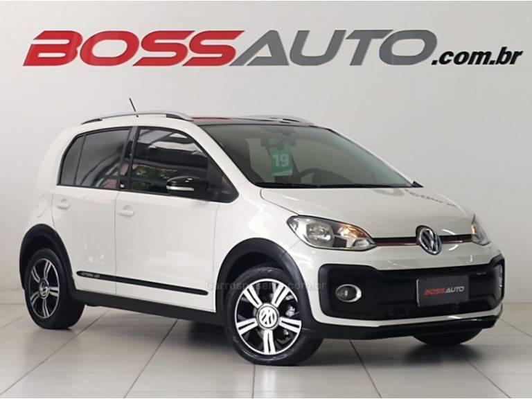 VOLKSWAGEN - UP - 2018/2019 - Branca - R$ 68.500,00