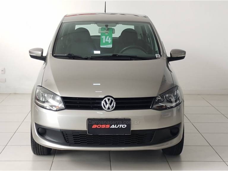 VOLKSWAGEN - FOX - 2013/2014 - Prata - R$ 39.900,00