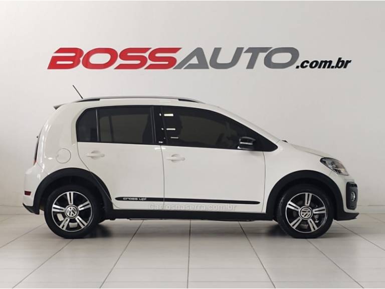 VOLKSWAGEN - UP - 2018/2019 - Branca - R$ 69.700,00