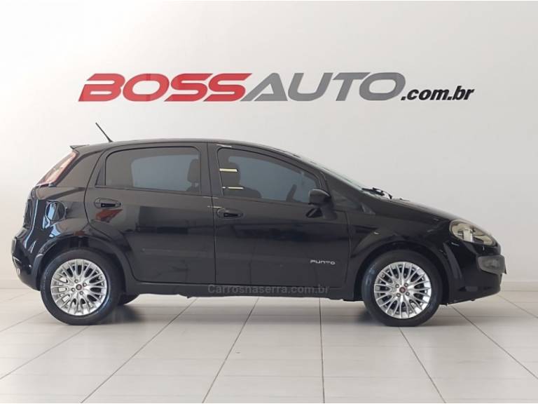 FIAT - PUNTO - 2014/2015 - Preta - R$ 45.900,00