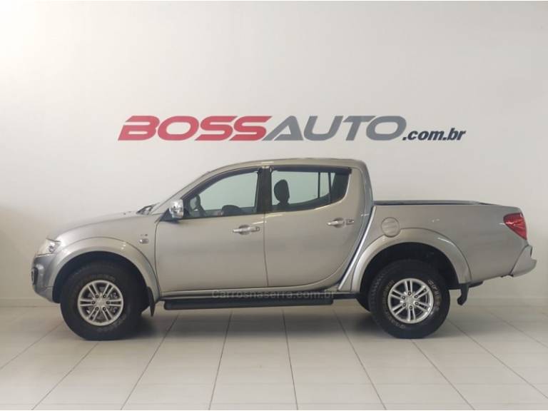 MITSUBISHI - L200 TRITON - 2016/2017 - Prata - Sob Consulta