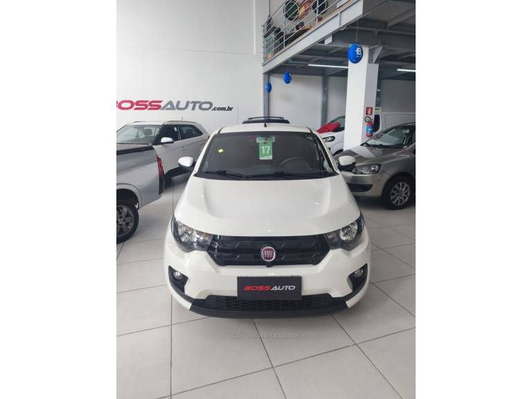 FIAT - MOBI - 2016/2017 - Branca - R$ 43.900,00