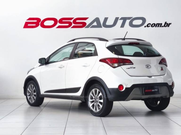 HYUNDAI - HB20X - 2017/2018 - Branca - R$ 64.500,00