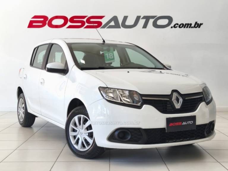RENAULT - SANDERO - 2017/2018 - Branca - R$ 39.900,00