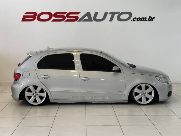VOLKSWAGEN - GOL - 2010/2011 - Prata - R$ 36.900,00