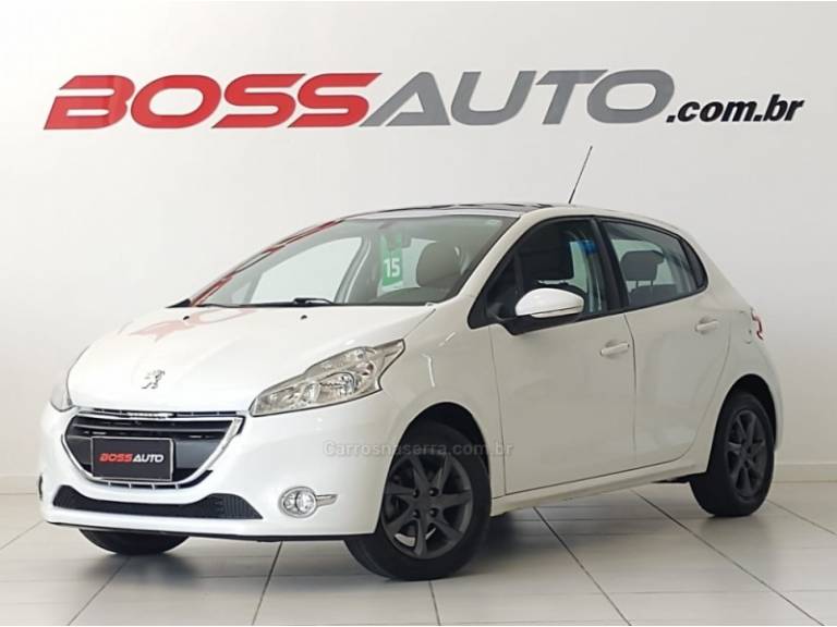 PEUGEOT - 208 - 2014/2015 - Branca - R$ 41.900,00