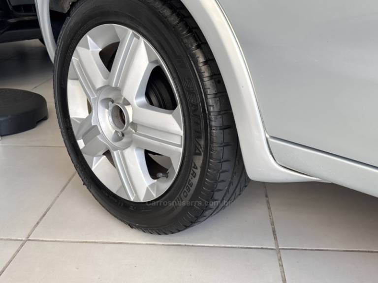 CHEVROLET - CORSA - 2004/2004 - Prata - R$ 19.900,00