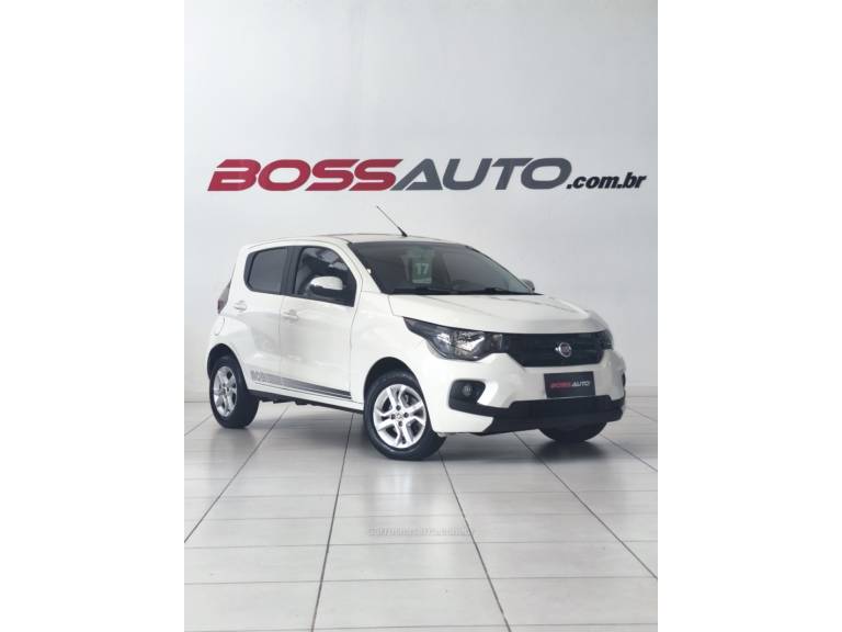 FIAT - MOBI - 2016/2017 - Branca - R$ 43.900,00