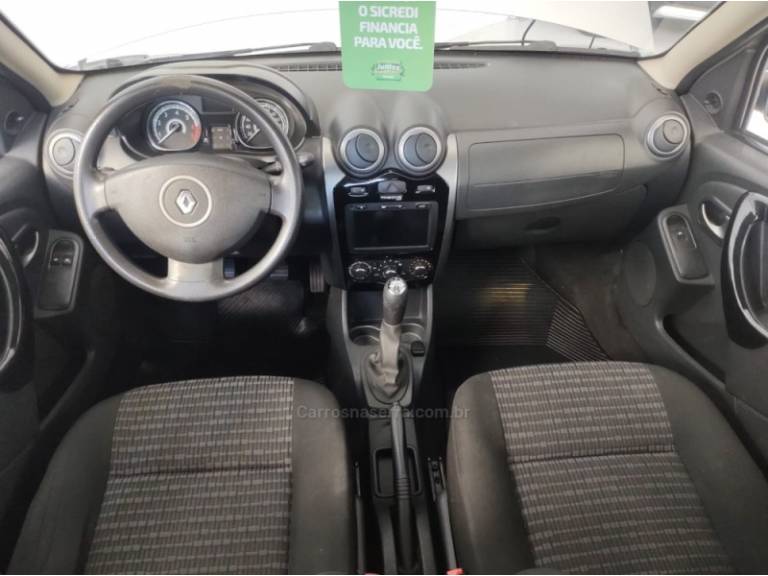 RENAULT - SANDERO - 2013/2014 - Prata - R$ 35.800,00