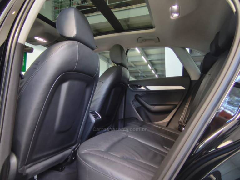 AUDI - Q3 - 2015/2016 - Preta - R$ 91.900,00