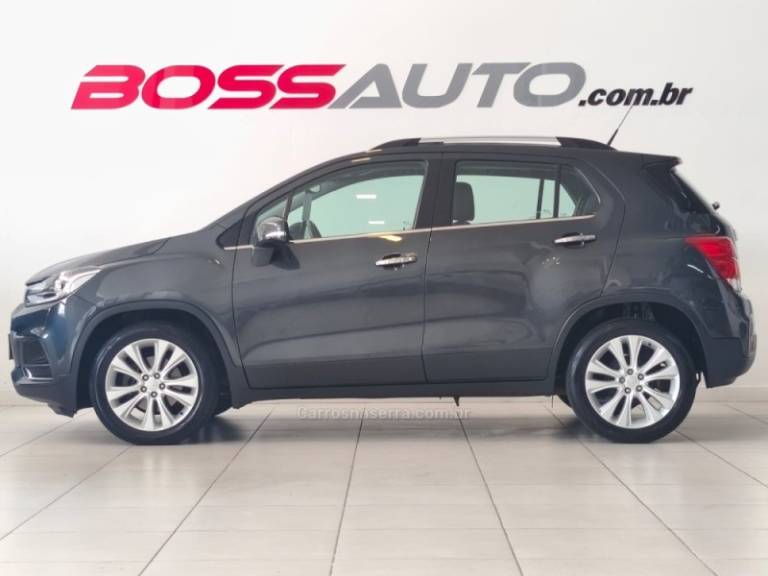 CHEVROLET - TRACKER - 2017/2018 - Cinza - R$ 88.700,00