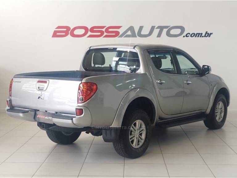 MITSUBISHI - L200 TRITON - 2016/2017 - Prata - Sob Consulta