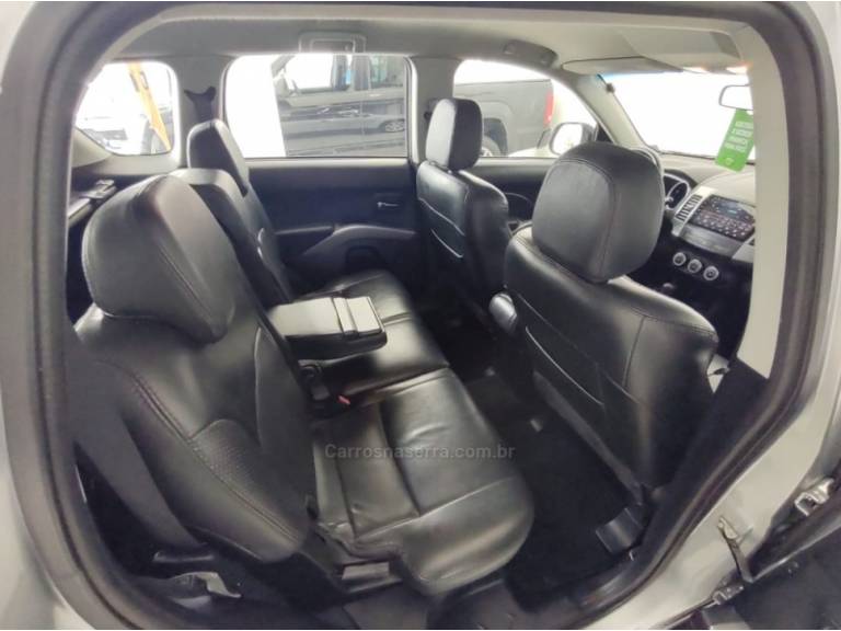 MITSUBISHI - OUTLANDER - 2009/2010 - Prata - R$ 53.900,00