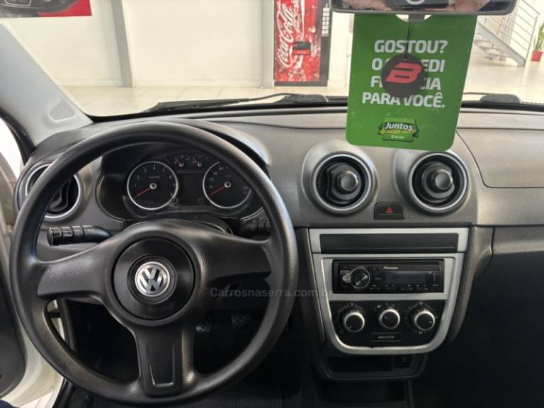 VOLKSWAGEN - SAVEIRO - 2012/2012 - Branca - R$ 37.900,00