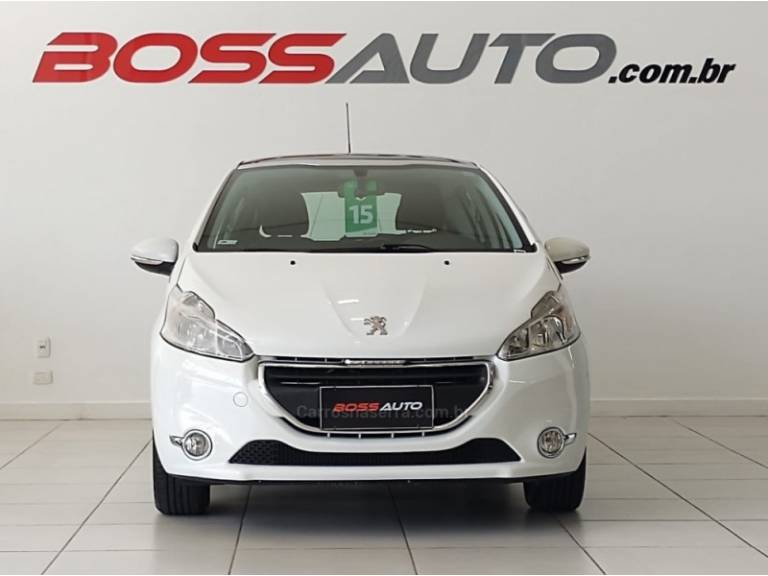 PEUGEOT - 208 - 2014/2015 - Branca - R$ 41.900,00