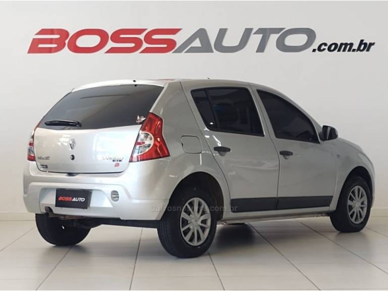 RENAULT - SANDERO - 2010/2011 - Prata - R$ 29.900,00