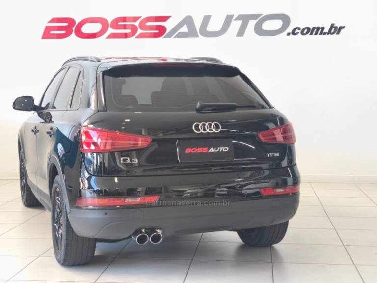 AUDI - Q3 - 2015/2016 - Preta - R$ 91.900,00