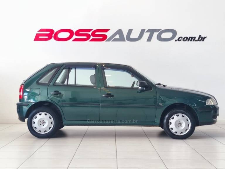 VOLKSWAGEN - GOL - 2001/2002 - Verde - R$ 17.900,00
