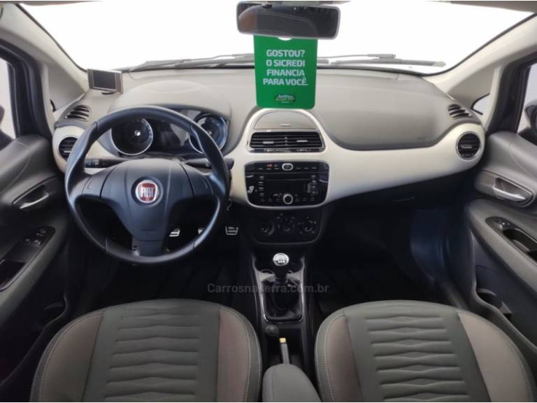 FIAT - PUNTO - 2014/2015 - Preta - R$ 45.900,00