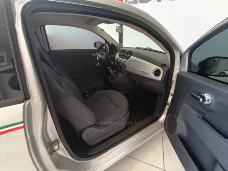 FIAT - 500 - 2011/2012 - Prata - R$ 39.900,00