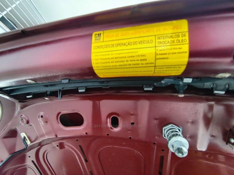 CHEVROLET - CORSA - 2010/2011 - Vinho - R$ 39.900,00