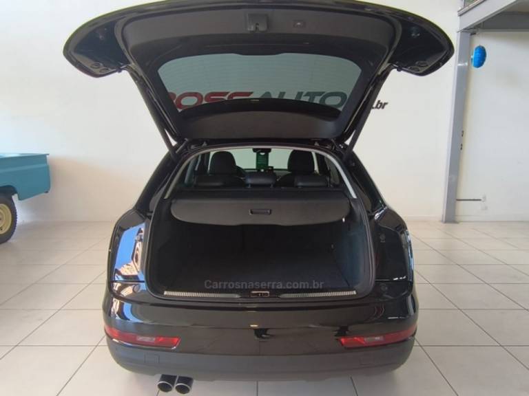 AUDI - Q3 - 2015/2016 - Preta - R$ 91.900,00