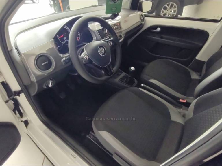 VOLKSWAGEN - UP - 2018/2019 - Branca - R$ 69.700,00