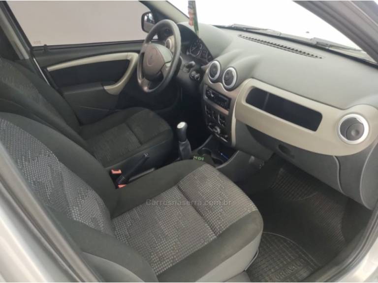 RENAULT - SANDERO - 2010/2011 - Prata - R$ 29.900,00