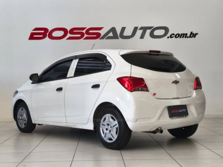 CHEVROLET - ONIX - 2019/2020 - Branca - R$ 50.900,00