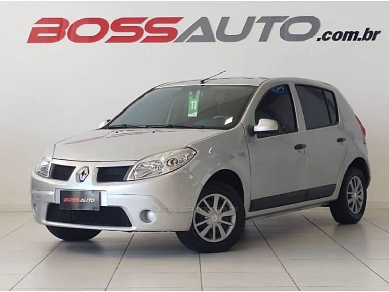 RENAULT - SANDERO - 2010/2011 - Prata - R$ 29.900,00