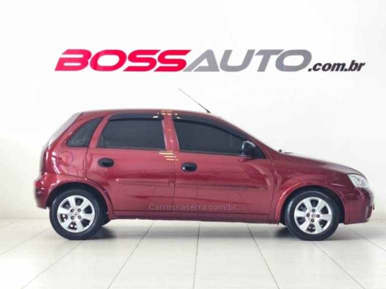 CHEVROLET - CORSA - 2010/2011 - Vinho - R$ 39.900,00