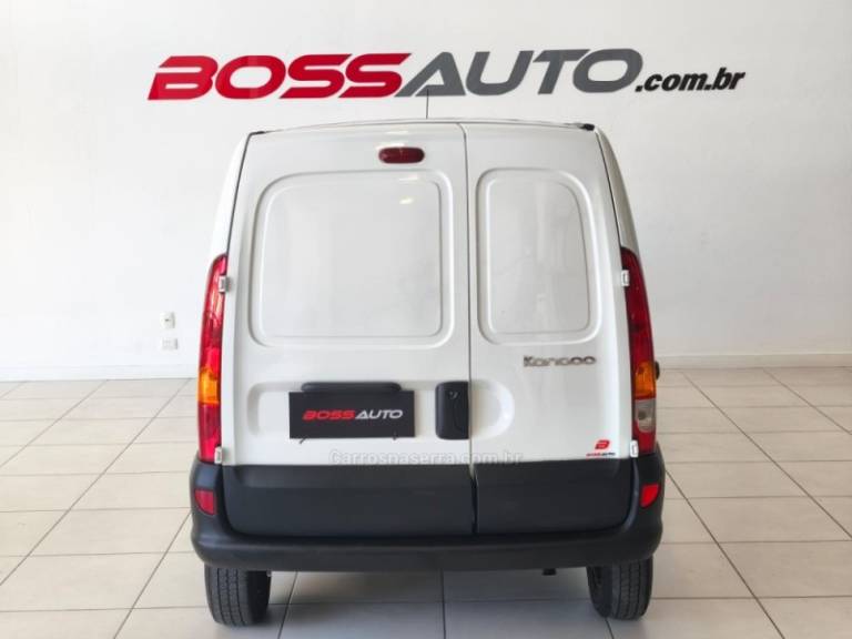 RENAULT - KANGOO - 2014/2015 - Branca - R$ 49.900,00