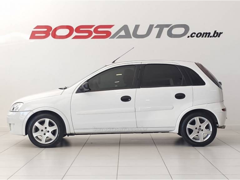 CHEVROLET - CORSA - 2011/2011 - Branca - R$ 32.900,00