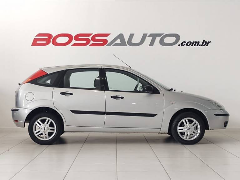 FORD - FOCUS - 2009/2009 - Prata - R$ 27.900,00