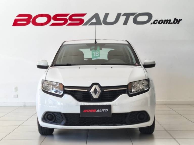 RENAULT - SANDERO - 2017/2018 - Branca - R$ 39.900,00