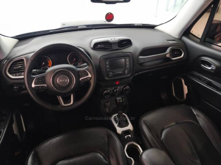 JEEP - RENEGADE - 2016/2017 - Preta - R$ 92.900,00