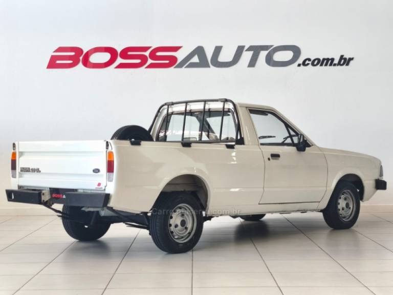 FORD - PAMPA - 1993/1993 - Branca - R$ 38.900,00