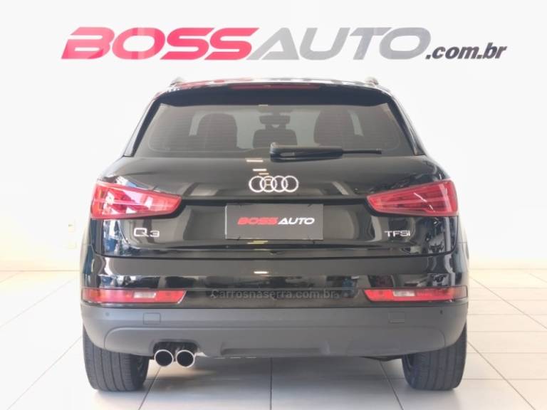 AUDI - Q3 - 2015/2016 - Preta - R$ 91.900,00