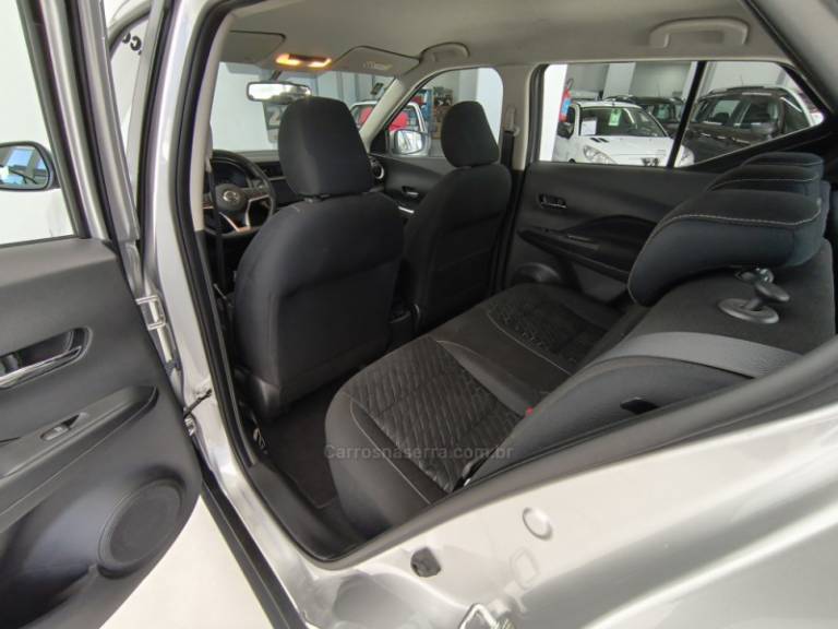 NISSAN - KICKS - 2022/2022 - Prata - R$ 96.500,00