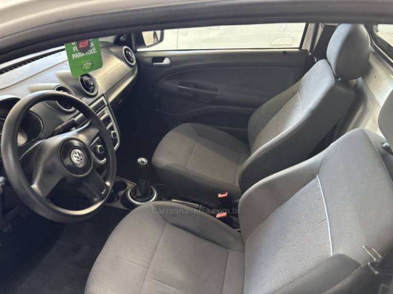 VOLKSWAGEN - SAVEIRO - 2012/2012 - Branca - R$ 37.900,00
