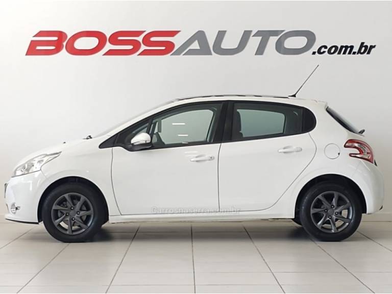 PEUGEOT - 208 - 2014/2015 - Branca - R$ 41.900,00