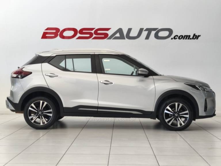 NISSAN - KICKS - 2022/2022 - Prata - R$ 96.500,00