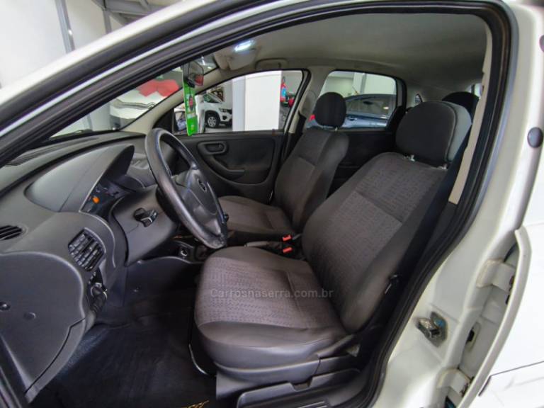 CHEVROLET - CORSA - 2011/2012 - Branca - R$ 33.900,00