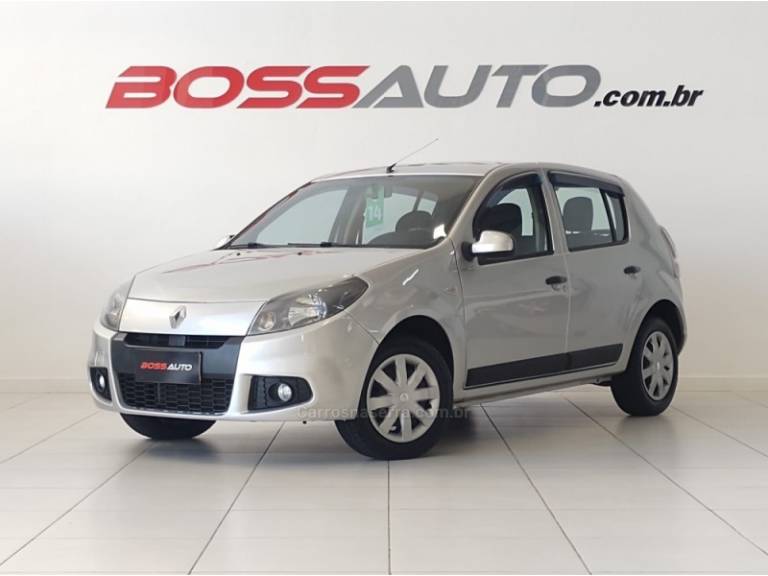 RENAULT - SANDERO - 2013/2014 - Prata - R$ 35.800,00