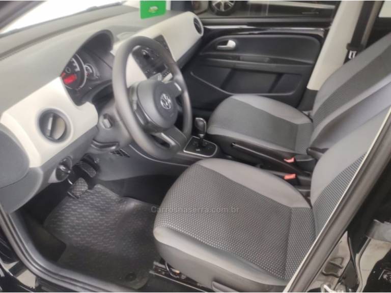 VOLKSWAGEN - UP - 2014/2015 - Preta - R$ 40.900,00