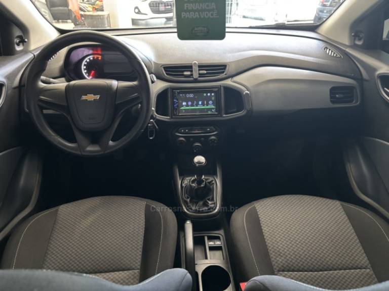 CHEVROLET - ONIX - 2019/2020 - Branca - R$ 50.900,00