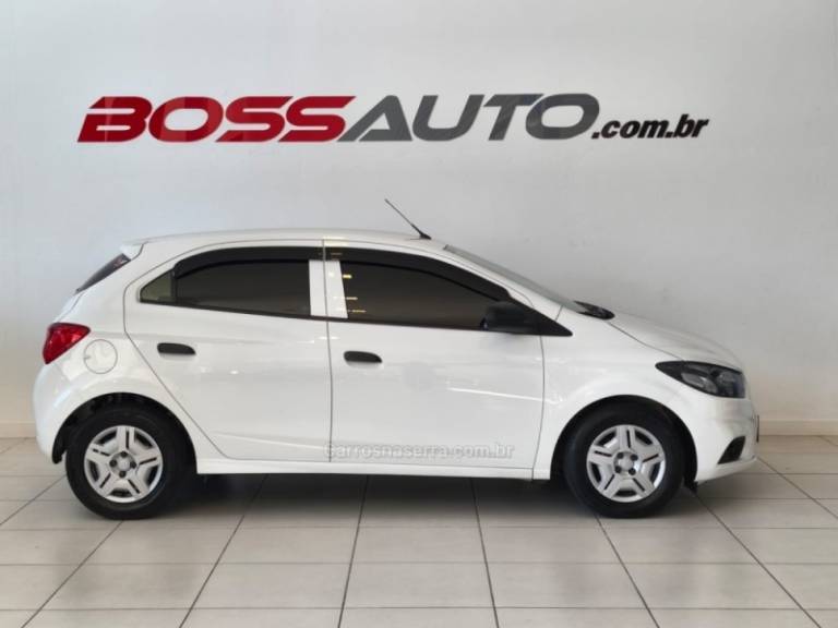 CHEVROLET - ONIX - 2019/2020 - Branca - R$ 50.900,00